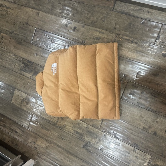 Northface Nuptse teen size large(12) - Picture 8 of 16